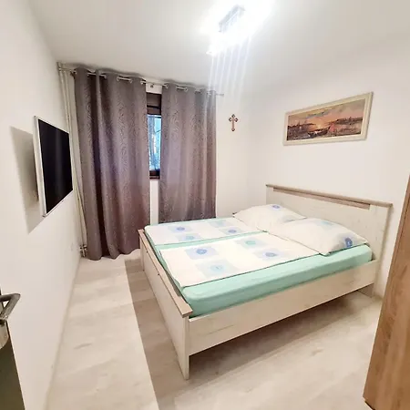 Apartment Bogdan *